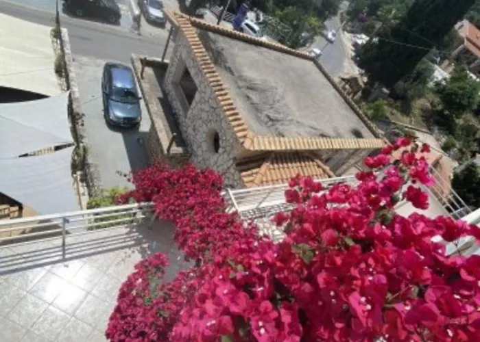 Emilios See View